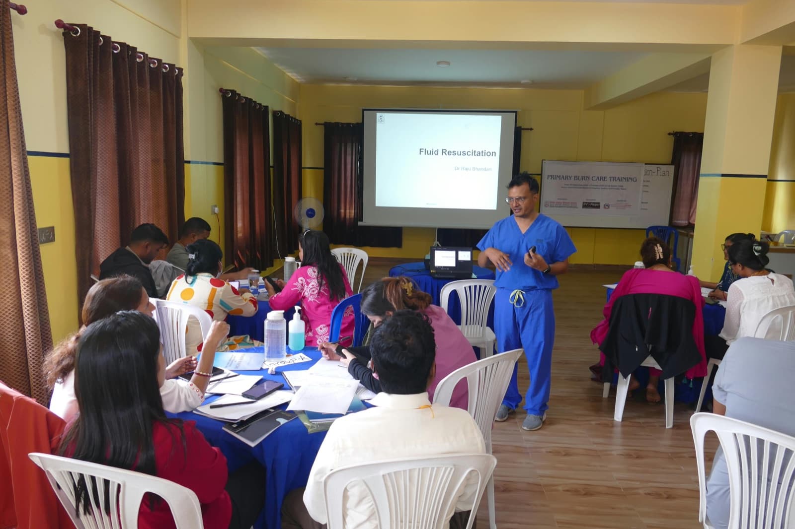Small-group discussion during the fluid management workshop