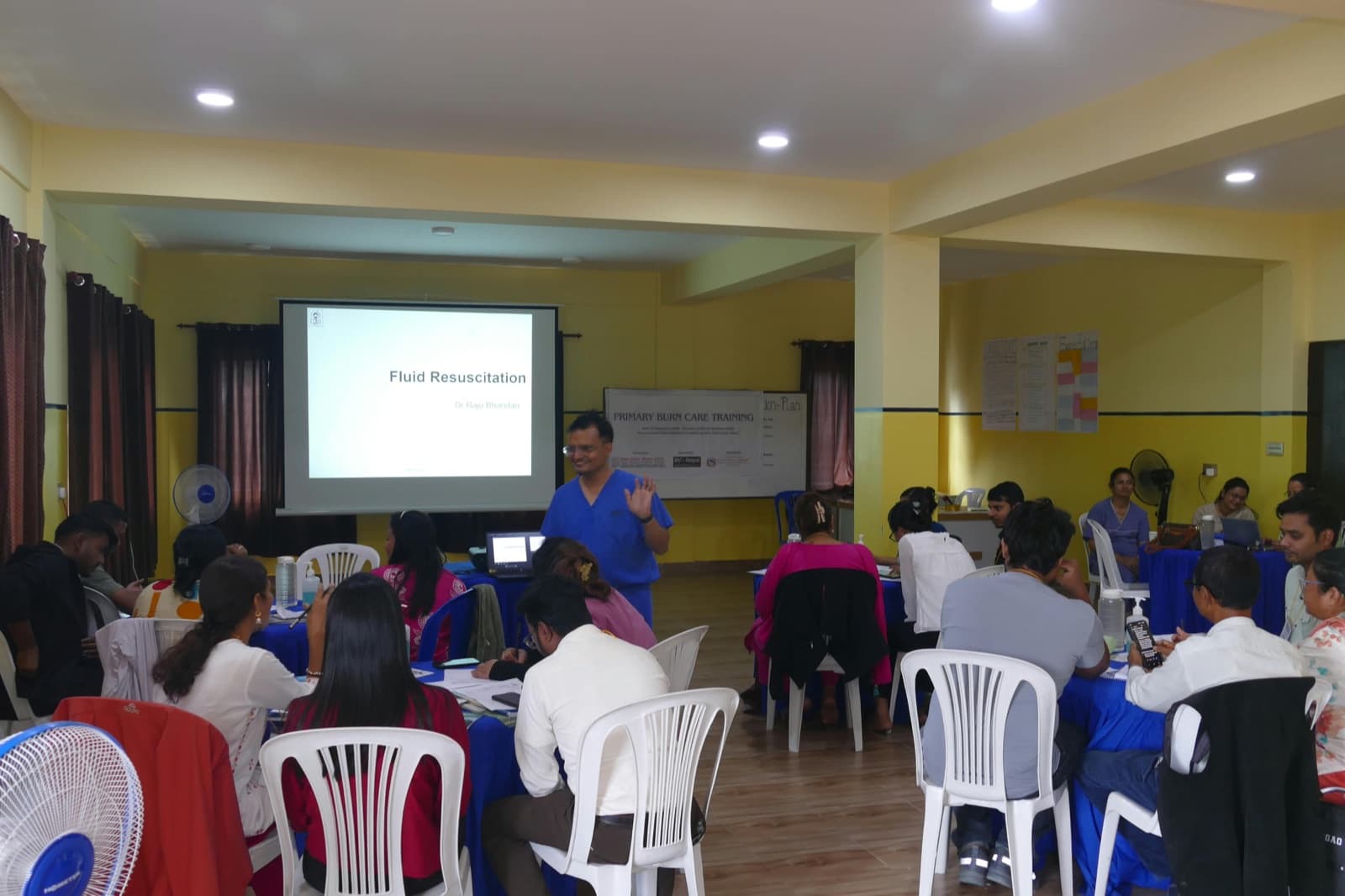 Dr Raju Bhandari leading the session on fluid resuscitation
