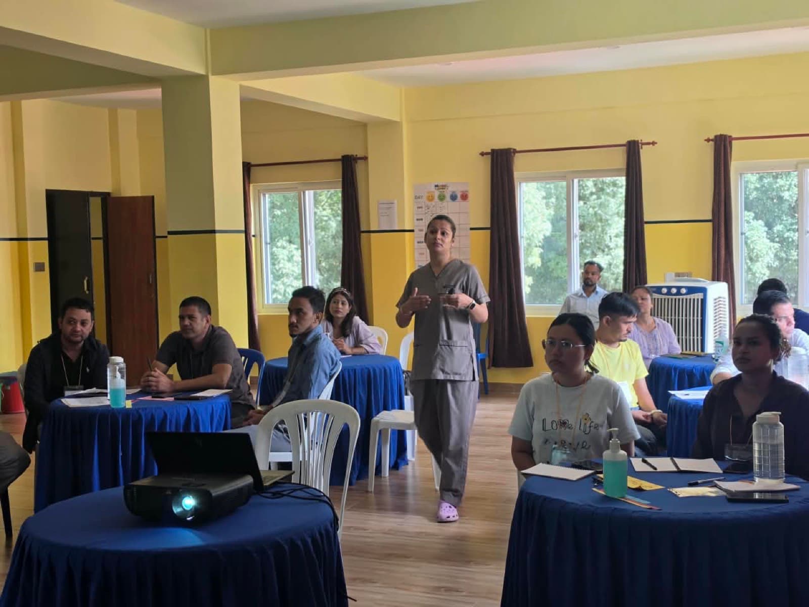 Facilitator leading the burn nutrition session